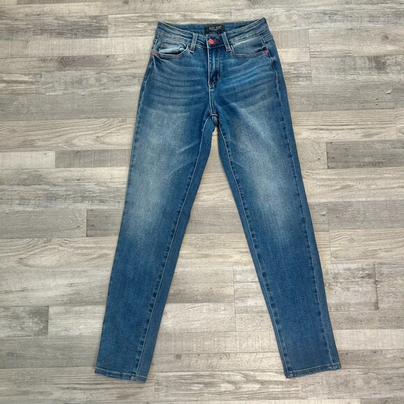 Judy Blue Denim - Judy Blue Boyfriend Fit Medium Wash Jeans Mid Rise S16
